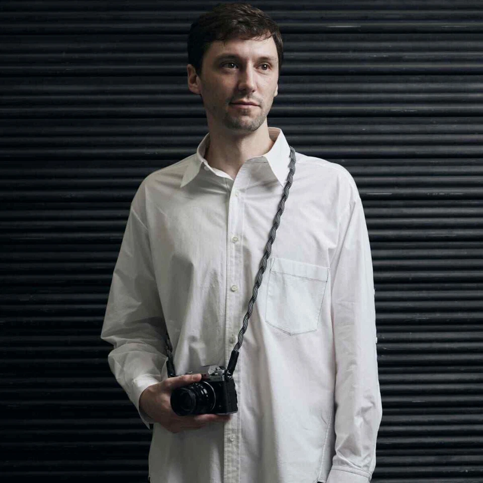 ARTISAN & ARTIST Spiral Cord Strap Standard ACAM-707 Red/Black - Image 4 of 4