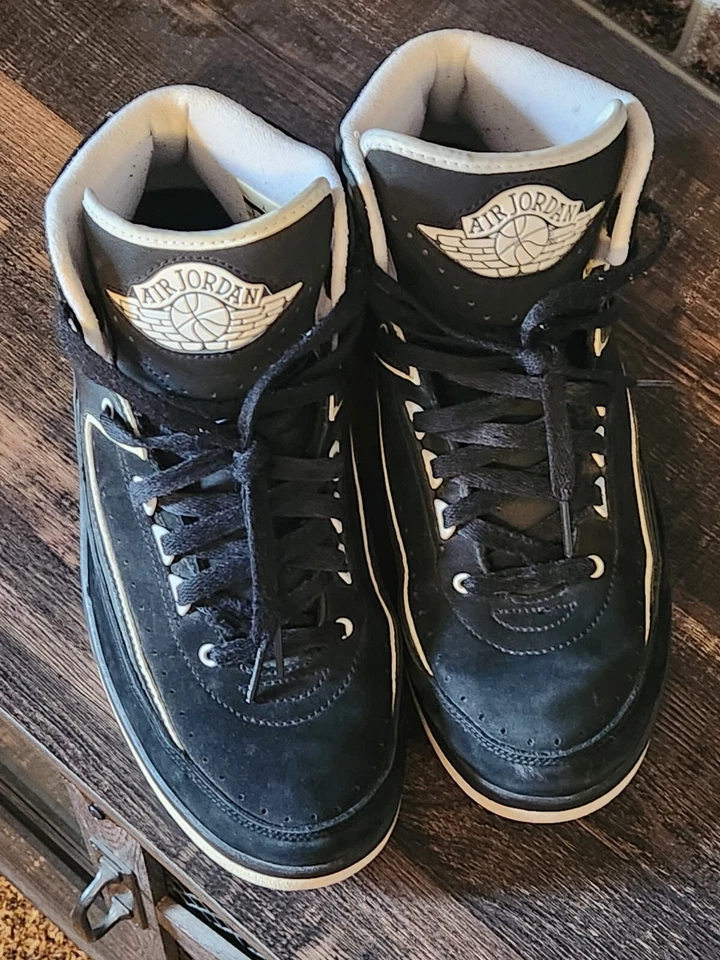 Jordan 2 Retro QF Negro Blanco Talla US Hombres Talla 9 395709-001 Foto 2 de 4