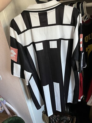 Authentic Vintage Juventus 2001-2002 Home Soccer Jersey Lotto