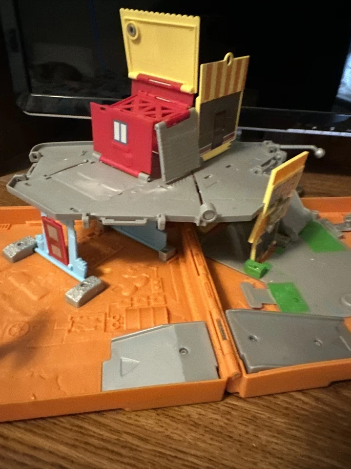 Práctico Manny Matchbox Pop-up Plegable Juego SIN FIGURAS/ACCESORIOS Foto 3 de 4