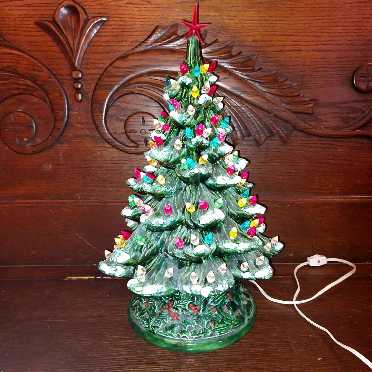 VINTAGE CERAMIC CHRISTMAS TREE W SNOW LIGHT UP ELECTRIC POINSETTIA HOLIDAY