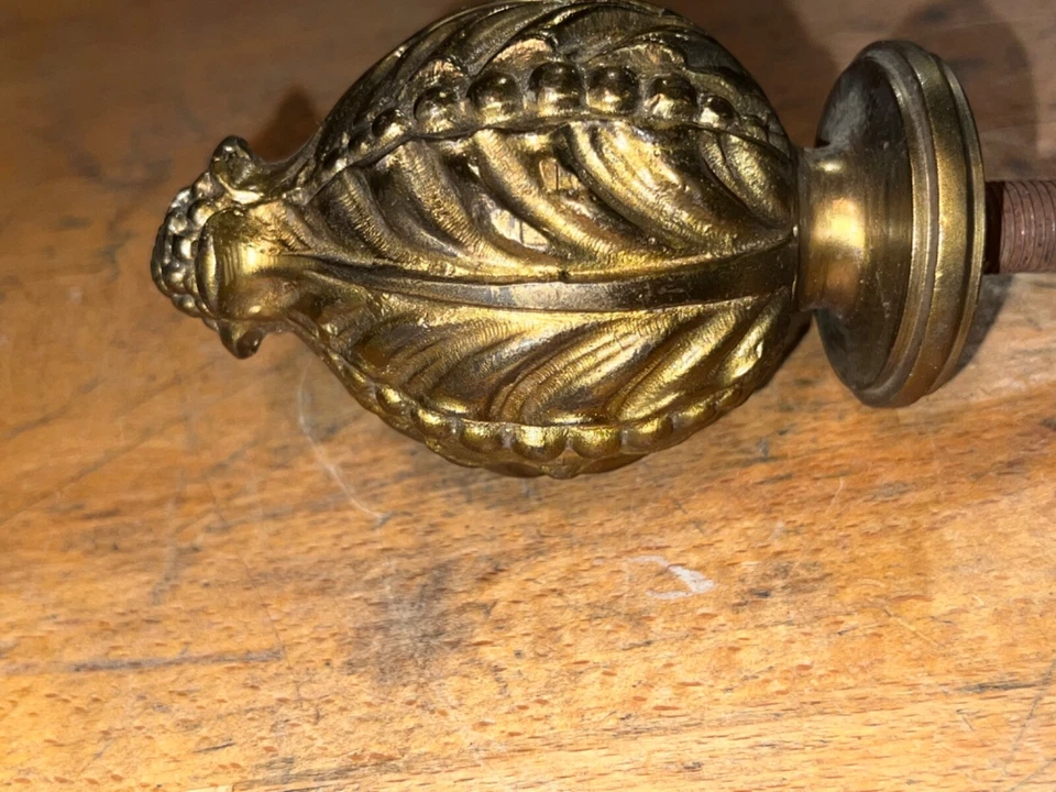 Antigua araña francesa de latón de la década de 1890 con acabado de piña Belle Epoch victoriana Foto 2 de 4