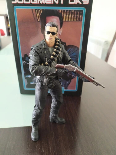 Arnold Schwarzenegger The Terminator T800 Action Figure Model Toy 18cm Doll NECA - Picture 6 of 12