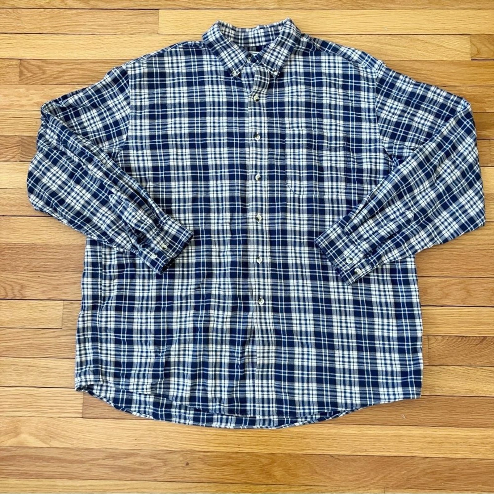 L.L. Bean Navy Blue Tan Plaid Flannel Button Down Collar Shirt XL Extra Large