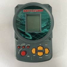 HASBRO BATTLESHIP GAME CLASSIC ELECTRONIC HANDHELD 1998 MB VINTAGE