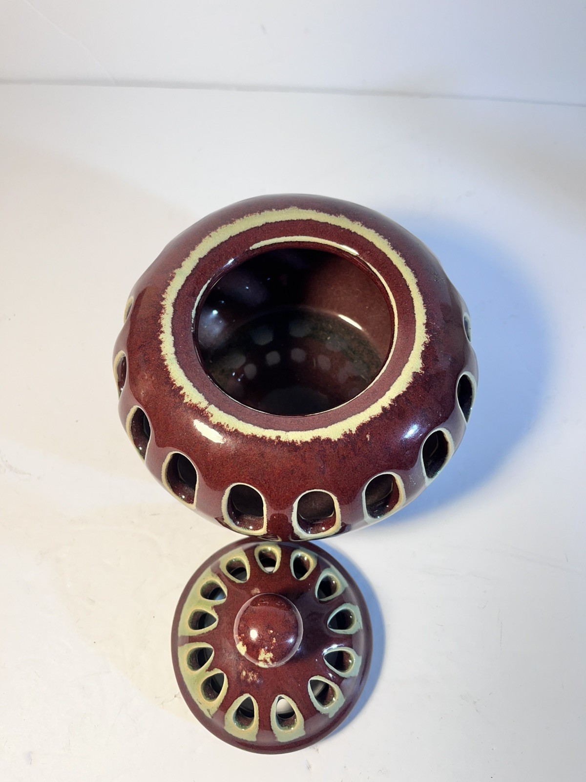 Bombay Pottery Coil Cone Sticker Incense Burner Holder Potpourri Ceramic Pot Lid