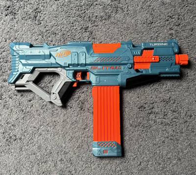NERF Elite 2.0 Turbine Dart-Blaster mit Magazin, Blau/Orange/Grau