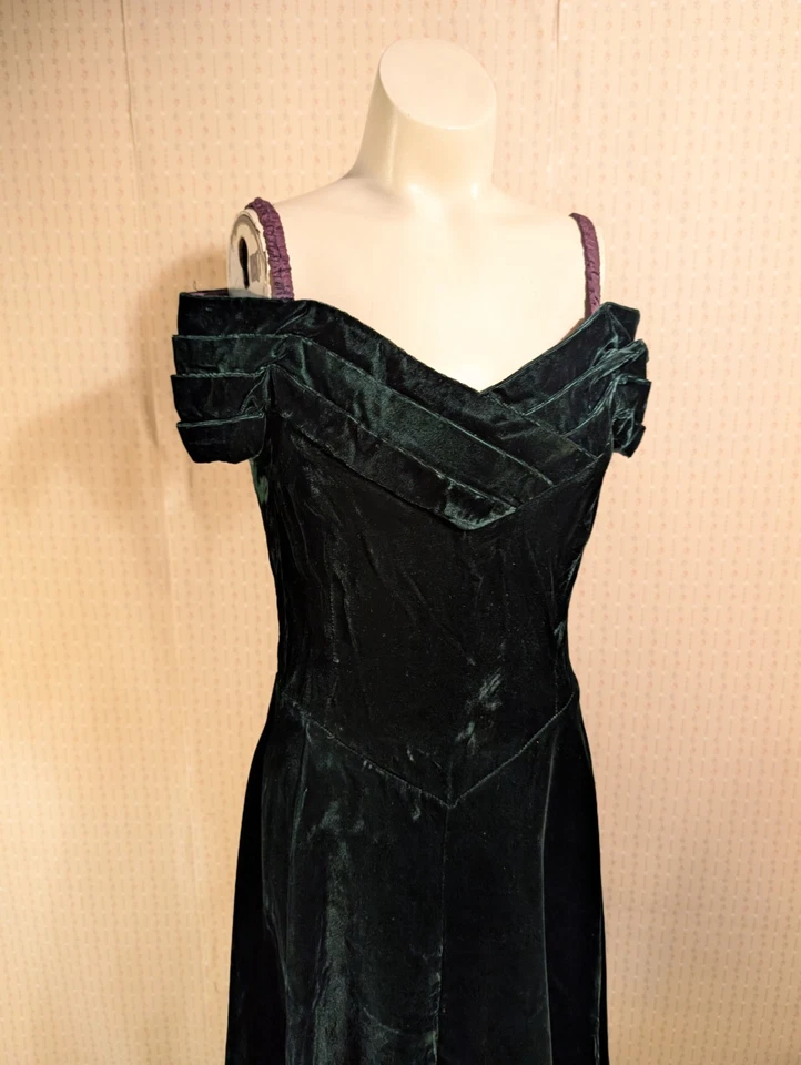 Vintage Crushed Velvet Dress 2 Emerald Green 90s Does 50s Whimsigoth Classic - Image 3 of 4