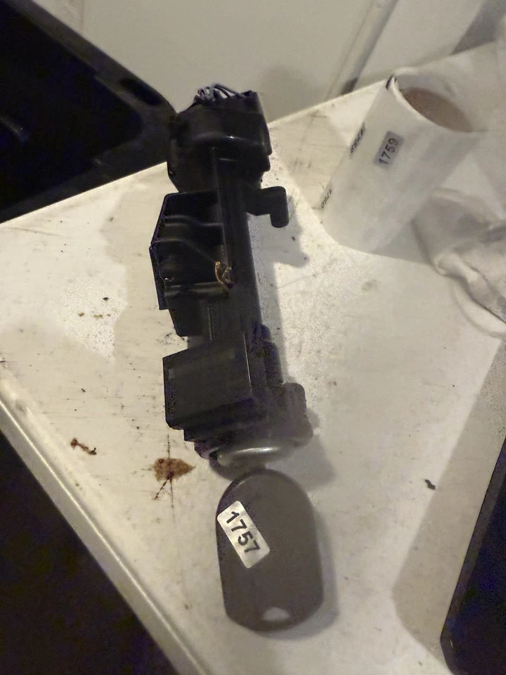 Interruptor de encendido Ford Focus 2012-2014 bloqueo con llave e inmovilizador OEM 6E5T-15607-CA Foto 2 de 4