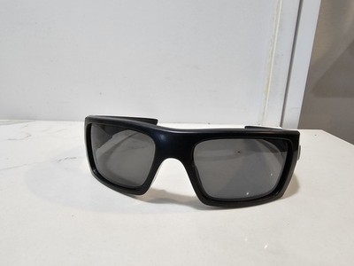 Ray-Ban Justin RB4165 Rectangular Sunglasses for Men - Matte Black/Grey Gradient