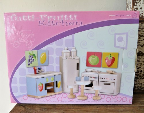 Le Toy Van Cucina Legno Casa delle Bambole Mobili Accessori Gioco Set Bambini - NUOVO - Foto 2 di 2