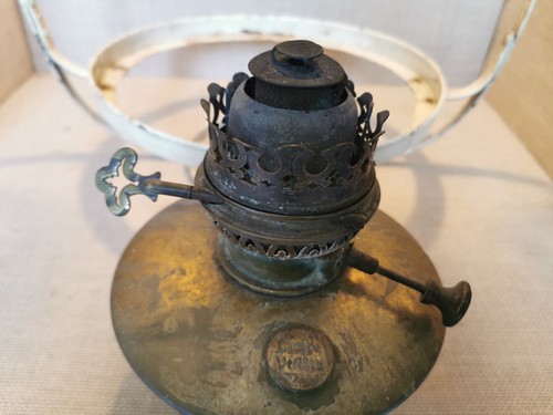 Vintage Antique Veritas Oil Lamp - Picture 9 of 12