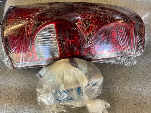 Chevy 03-06 Silverado 1500/2500 HD Driver Side Rear Lamp Tail Light Assembly - Bild 4 von 6