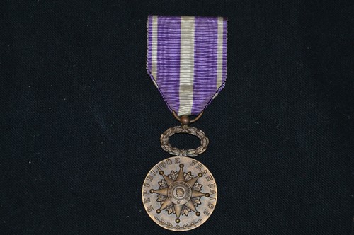 Une Médaille Ligue Française D'Entraide Sociale Et Philanthropique 267437097898