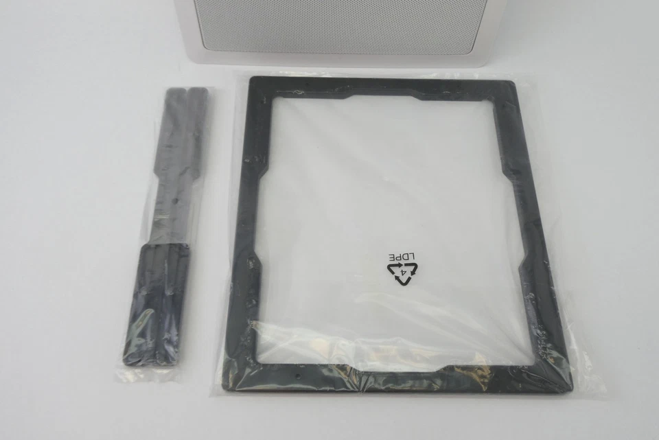 "Subwoofer súper delgado de pared Monoprice MIT-1000S usado 10"" 844660049289" Foto 2 de 4