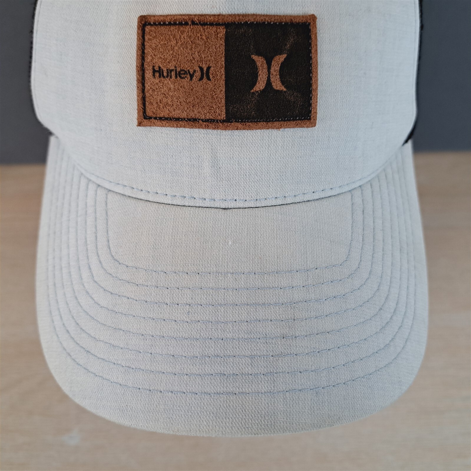 HURLEY LOGO PATCH ADJUSTABLE SNAPBACK TRUCKER/MES… - image 8