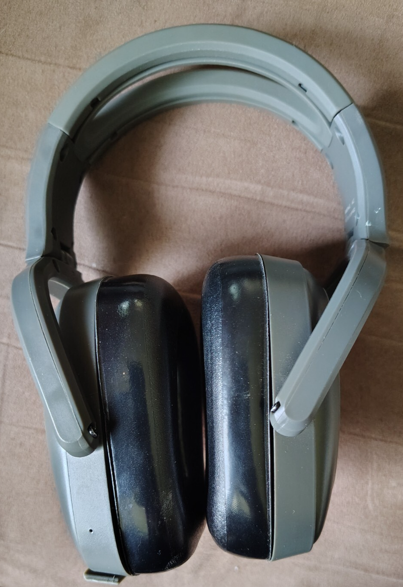 Elgin Rampage A02 bluetooth hearing protection w/ case and