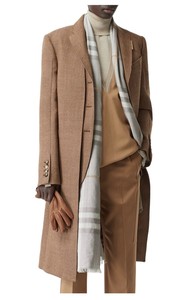 light burberry scarf