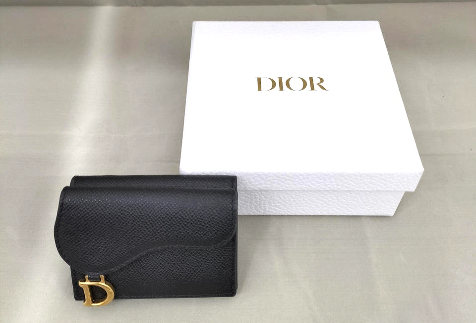 Sac à main portefeuille compact selle Christian Dior cuir noir logo D avec boîte authentique