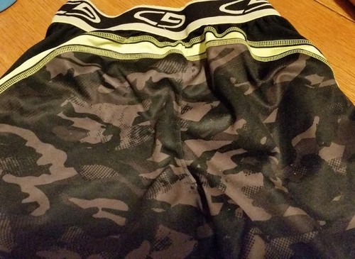 Champion boys 8 black and neon green athletic shorts - Picture 3 of 3