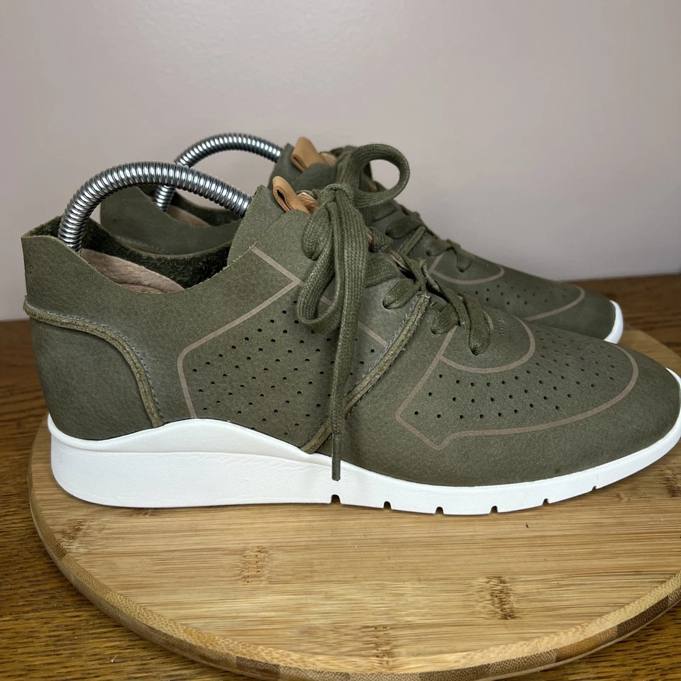 Zapatilla deportiva para mujer Gentle Souls by KennethCole Raina Lite 9,5 M verde oliva Foto 2 de 4