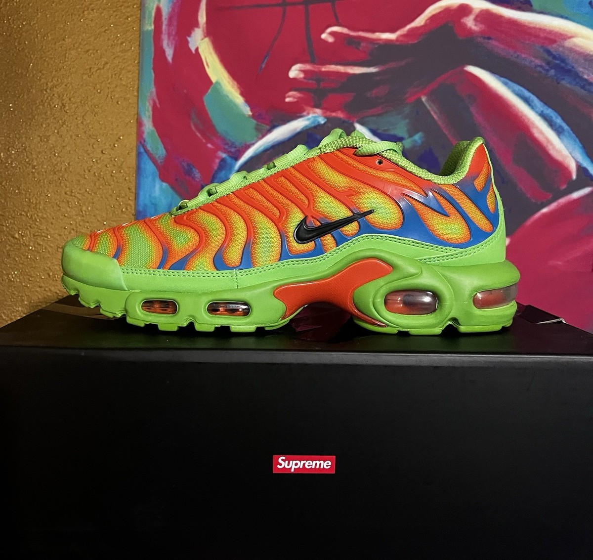 Size 8 - Supreme x Nike Air Max Plus TN (Mean Green) 2020 100