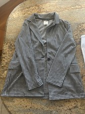 H M Women  s Black And White Houndstooth Blazer Size 6