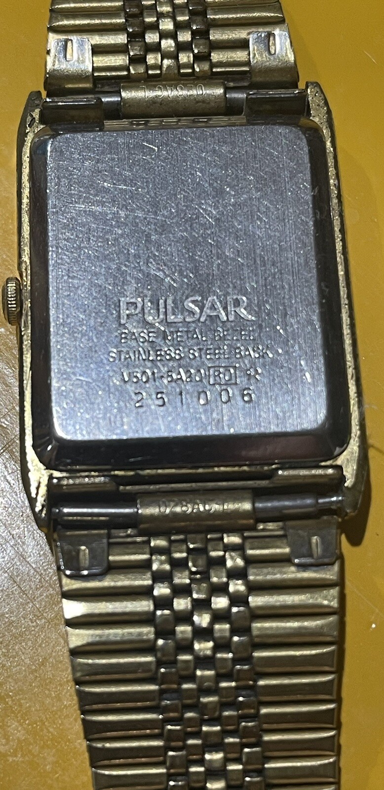 Mens Rectangular Watch - image 4