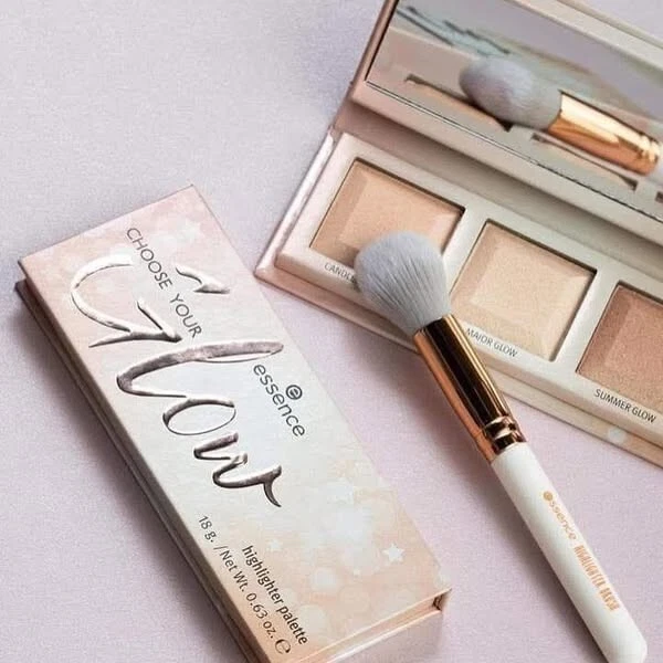 Essence Highlighter Palette Perfect Glow for Radiant Luminous & Flawless Skin - Image 4 of 4