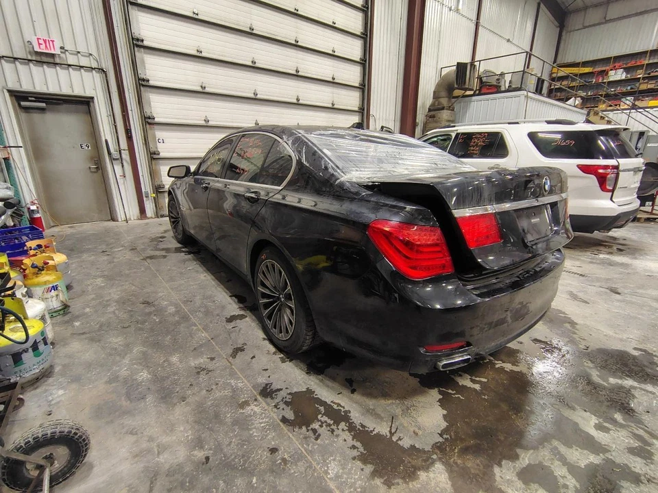 11 - 15 BMW 740I AC Condenser E830958 - Image 3 of 4