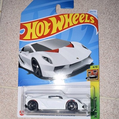 Hot Wheels Lamborghini Sesto Elemento White Diecast 1:64 HW Exotics Unopened