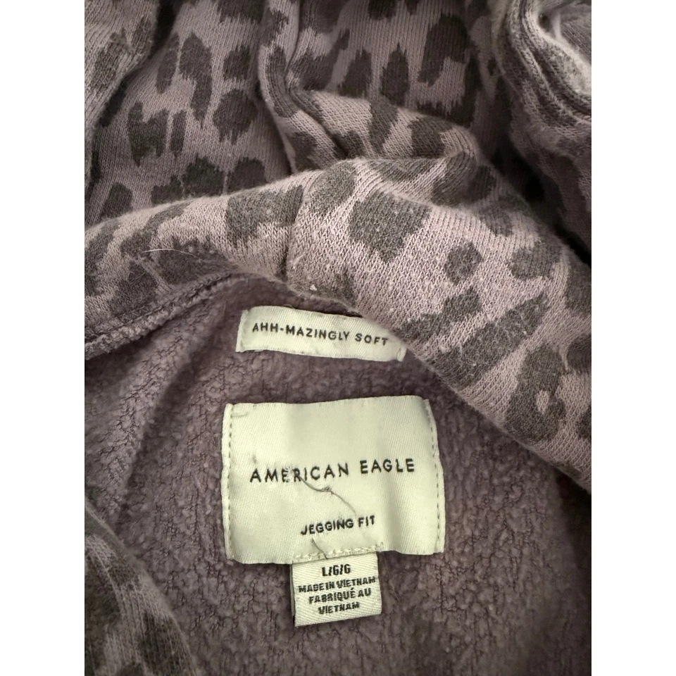 Sudadera con Capucha American Eagle Ahh-Mazingly Suave Estampado de Leopardo Grande Foto 3 de 4