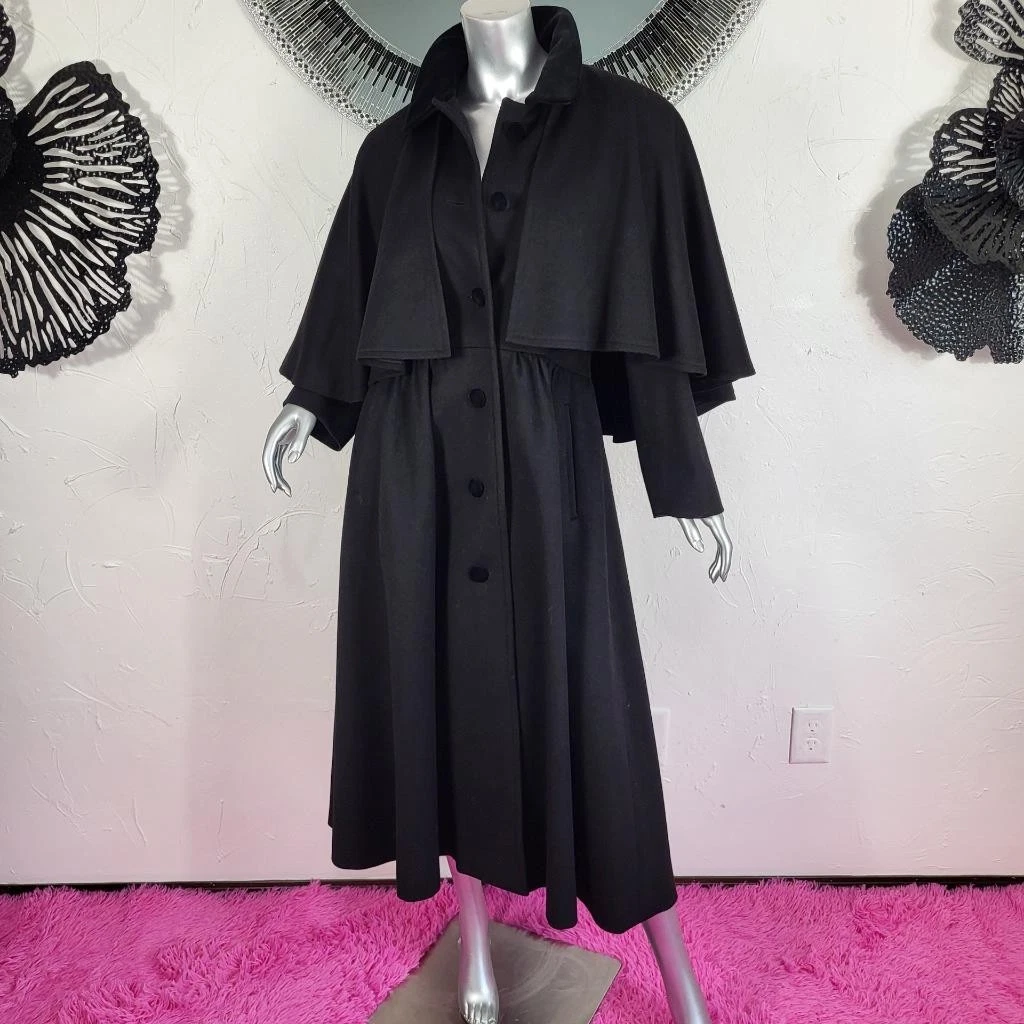 CLAUTE COUTURE~38/S/M~VINTAGE BLACK WOOL VELVET FULL LENGTH CAPE COAT TRENCH
Opens in a new window o