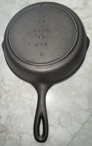 Vintage Lodge #5 8" 3-Notch Cast Iron Skillet Restored