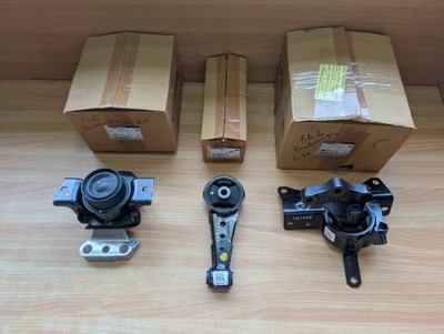 Genuine new Suzuki Ertiga engine mount kit for automatic transmission 2018...