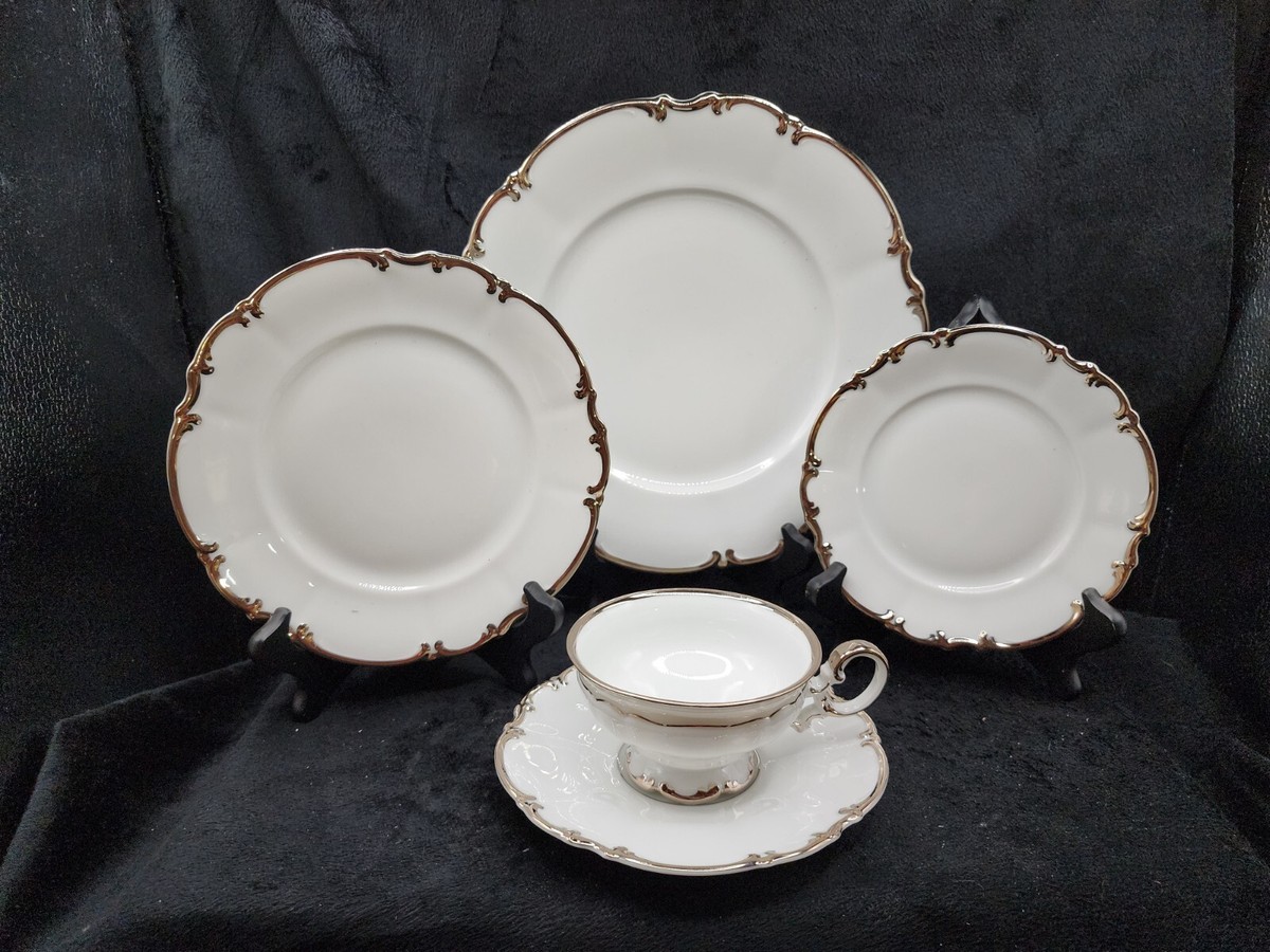 Hutschenreuther 中型白色ボウル 5個セット Hutschenreuther（フッチェンロイター）製ガラスボウル5個