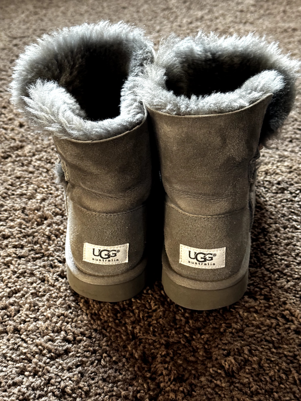 UGG Bailey Button Gray Size 5 - image 5