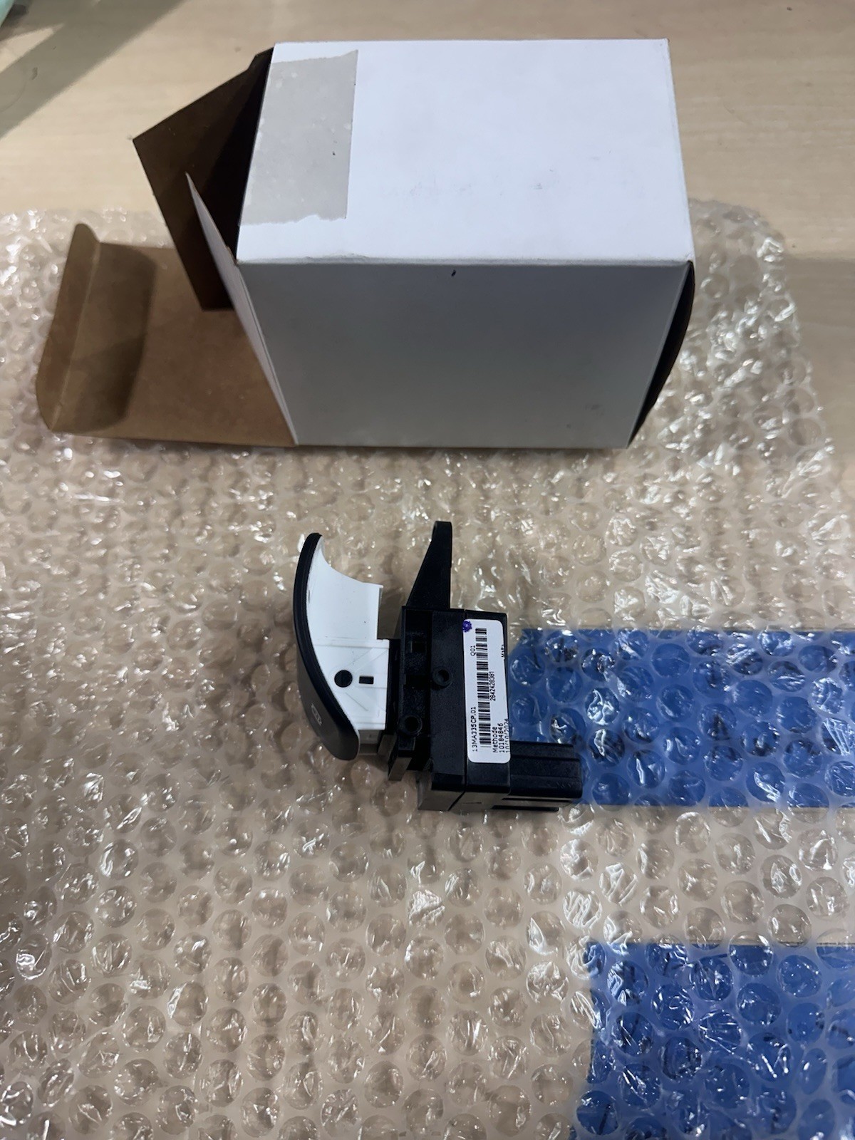 Electronic Hand Brake Switch Button 13MA335CP For McLaren 540 570s