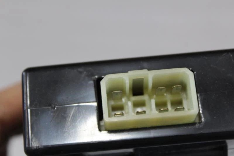 1994 SUBARU LEGACY SEAT BELT CONTROL MODULE 88013AA050 - Image 4 of 4