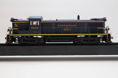 Bowser HO 25193 - Executive - RS-3 Diesel Locomotive ''Chesapeake & Ohio'' #5600