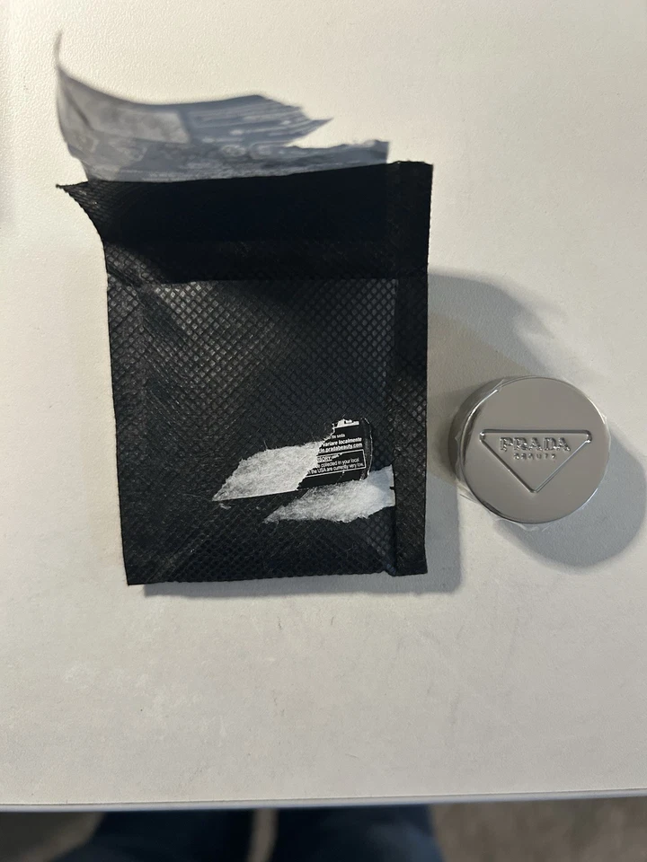 NUEVO SACAPUNTAS DE LÁPIZ PRADA BEAUTY METAL COLOR PLATA ¡ENVÍO GRATUITO! Foto 4 de 4