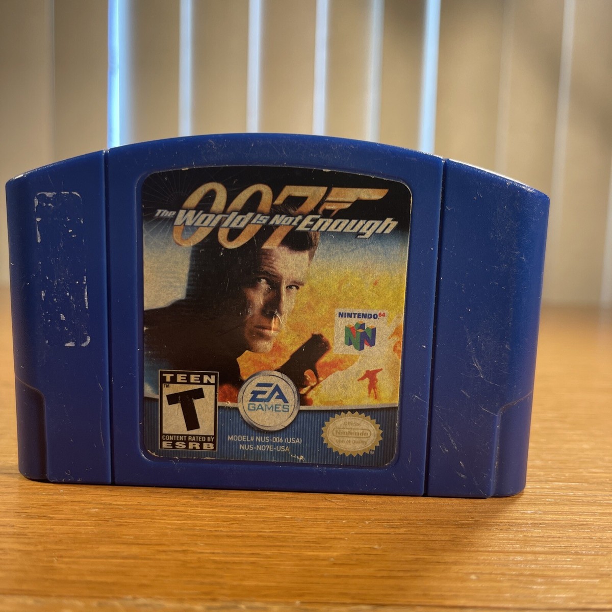 007 The World Is Not Enough【中古美品・N64北米版】 James Bond 007 The World is not Enough N64 - Nintendo 64
