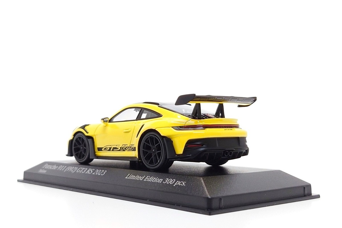 Minichamps 1:43 Porsche 911 GT3 RS (992) in Racing Yellow