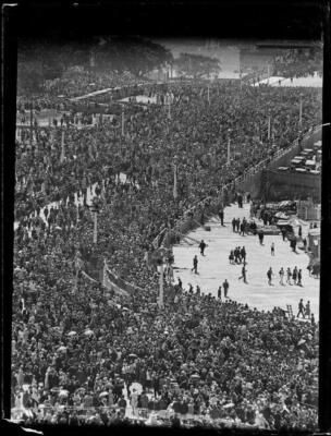 Large crowd of pedestrians crossing the Sydney Harbour Bridge duri- Old Photo 1