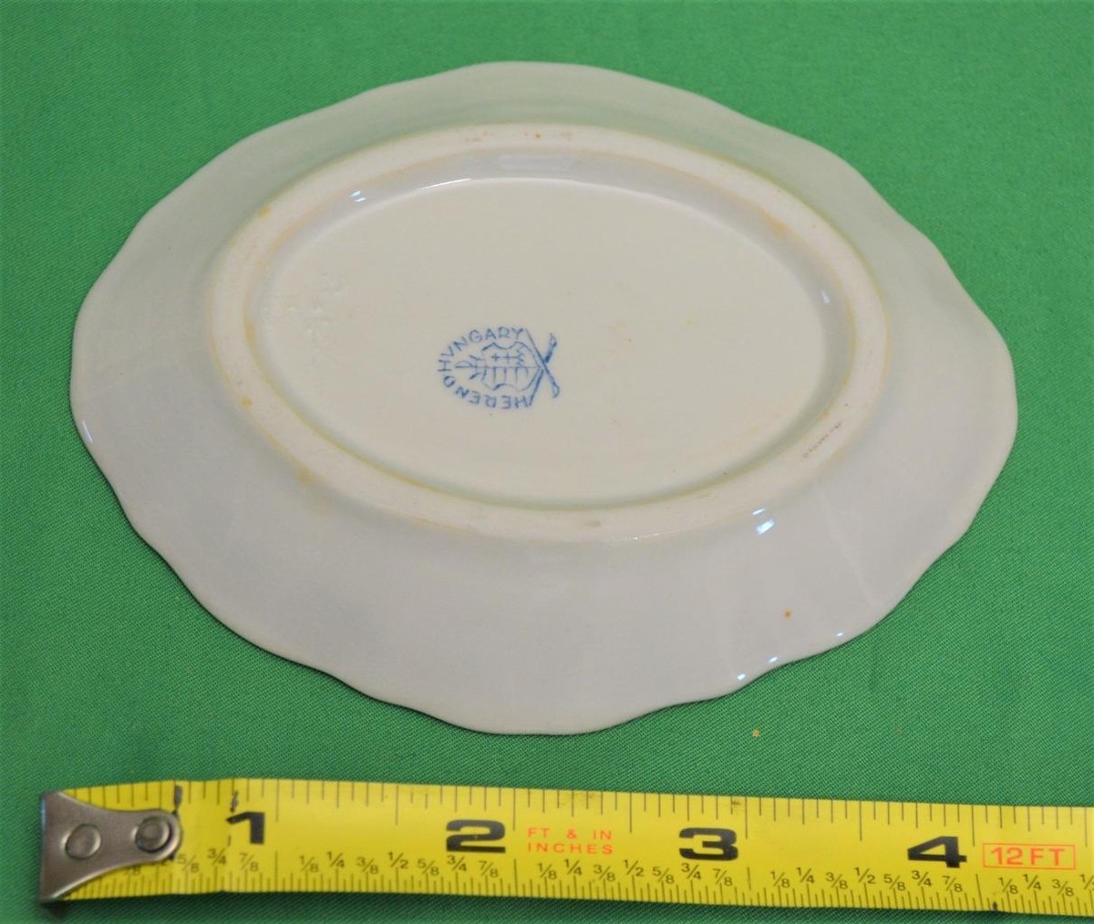 Vintage HEREND Hungary Hand Painted QUEEN VICTORIA 4 3/8