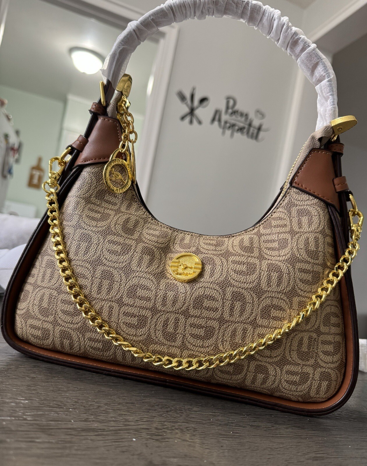 Stylish Casual Shoulder Bag for Women and Men-image