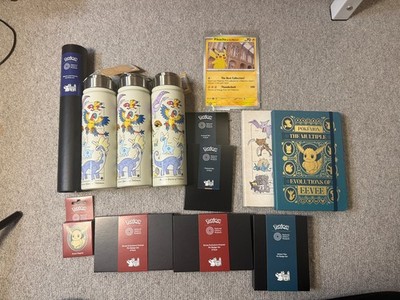 Pokemon Natural History Museum UK Exclusive Mega Bundle Eevee Pins Flaschen