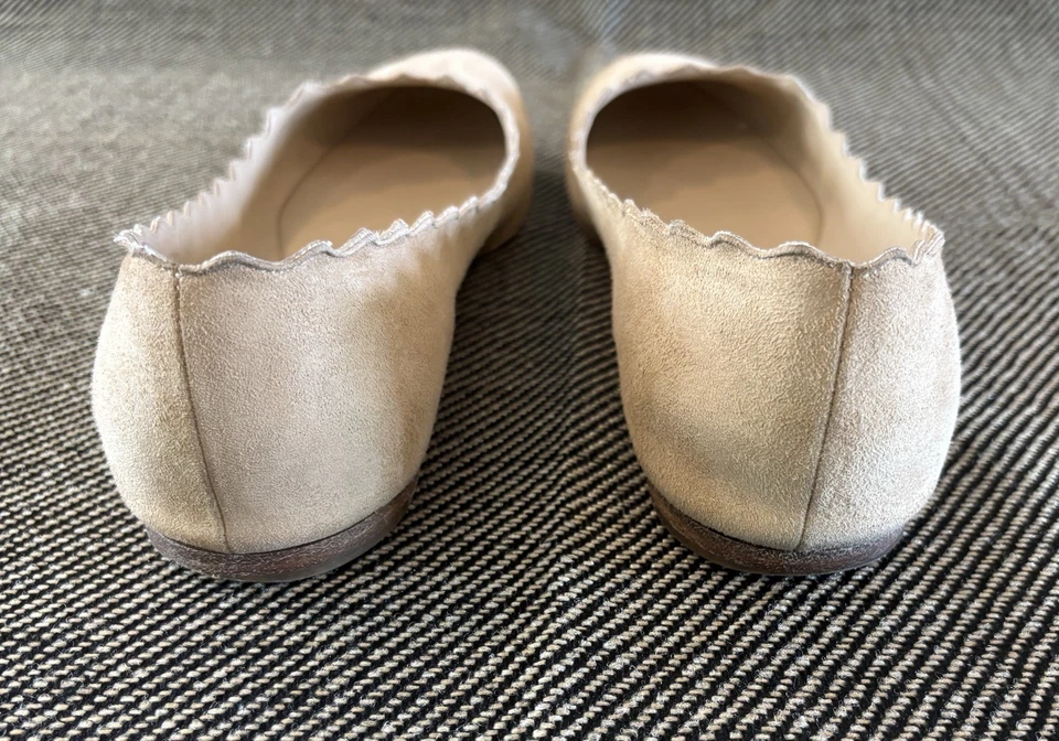 Sapatilhas Chloe Lauren Taupe Bailarina Balé Tamanho 41 Couro Camurça Acabamento Recortado - Imagem 2 de 4