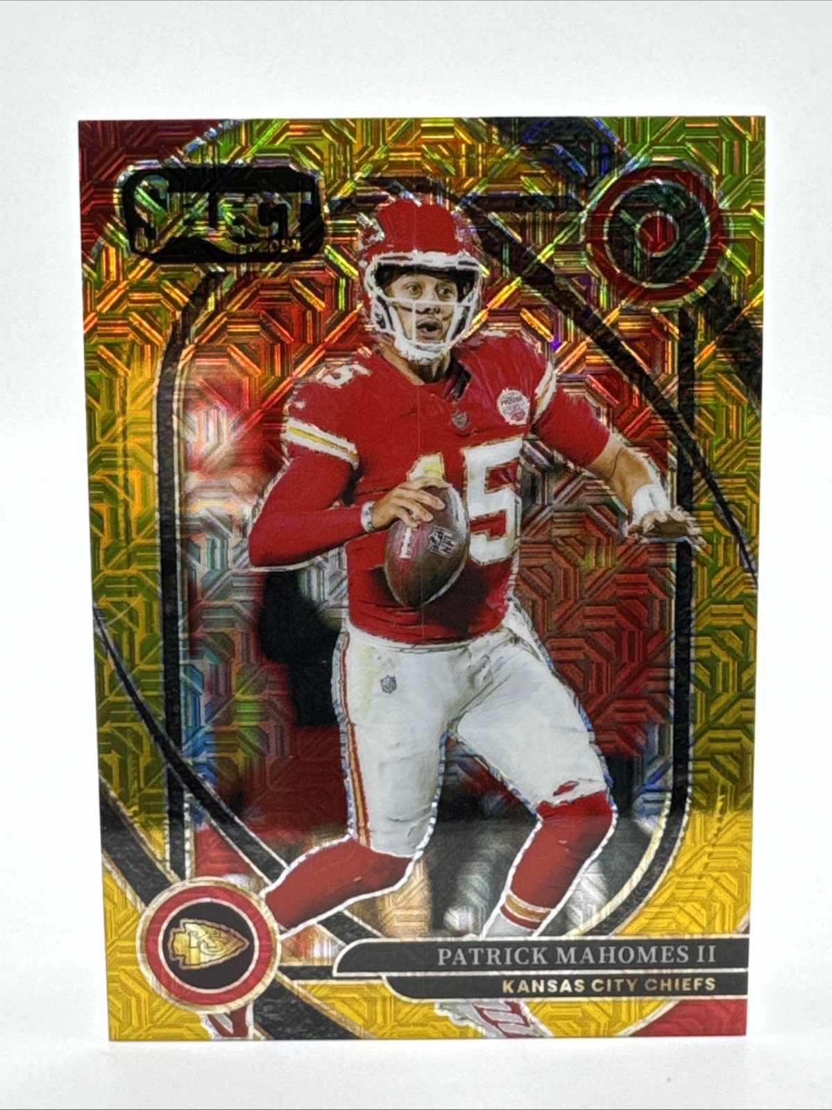 2024 Select Patrick Mahomes II Club Level Gold Mojo /10 Chiefs
