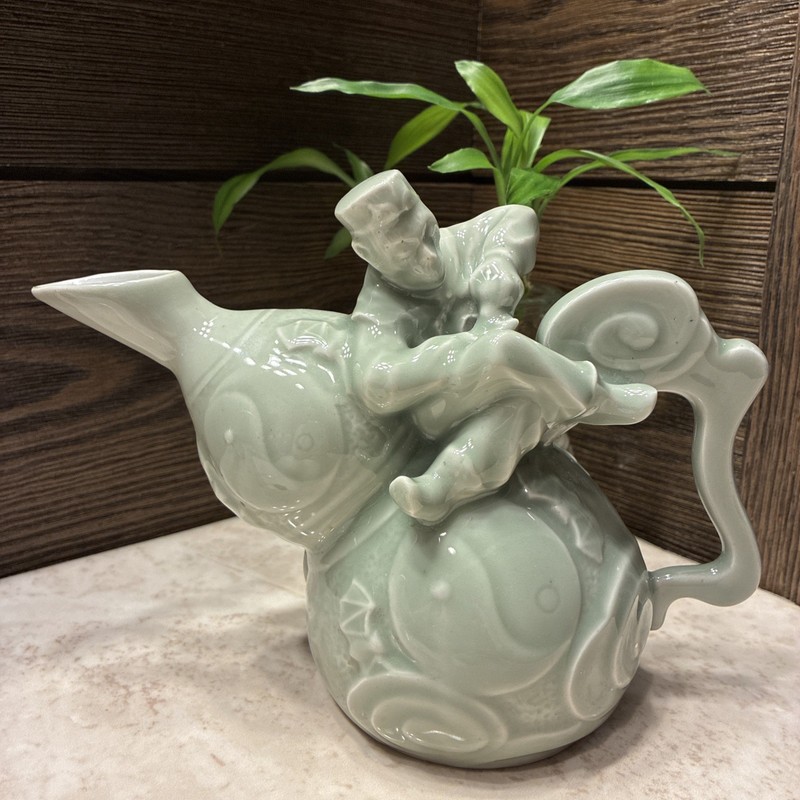 Vintage Bombay Company Jade Green Celadon Tea Pot Year Of Monkey Ying Yang